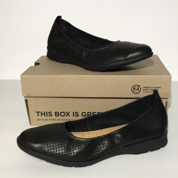 Clarks Jenette Ease Perforated Leather Flats - Picture 1 of 8